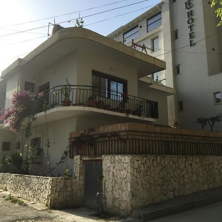Private Apartment At Guest House Hektor & Aferdita Vlorë Eksteriør bilde