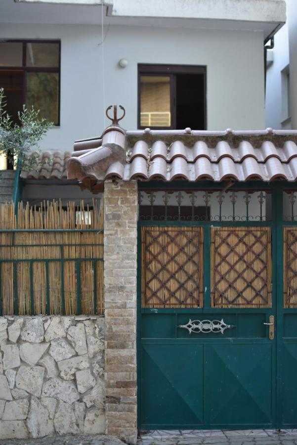 Private Apartment At Guest House Hektor & Aferdita Vlorë Eksteriør bilde