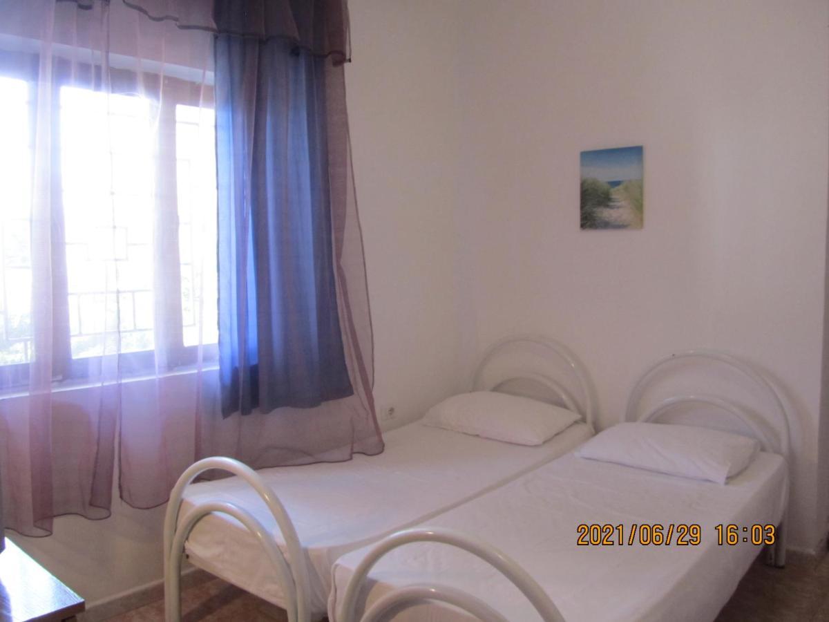 Private Apartment At Guest House Hektor & Aferdita Vlorë Eksteriør bilde