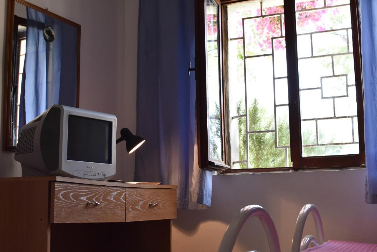 Private Apartment At Guest House Hektor & Aferdita Vlorë Eksteriør bilde